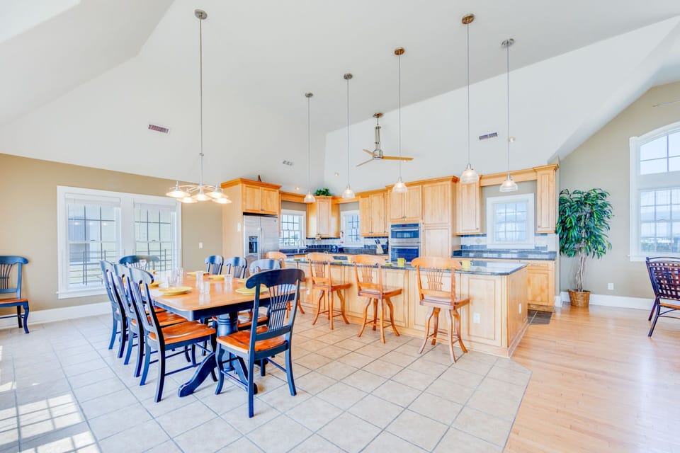 07-Surf-Or-Sound-Realty-1122-Livin the Dream-Dining Room-3