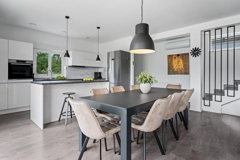 A fully equipped kitchen with all you need (cooking amenities, dishwasher, microwave oven, kettle, espresso coffee maker)