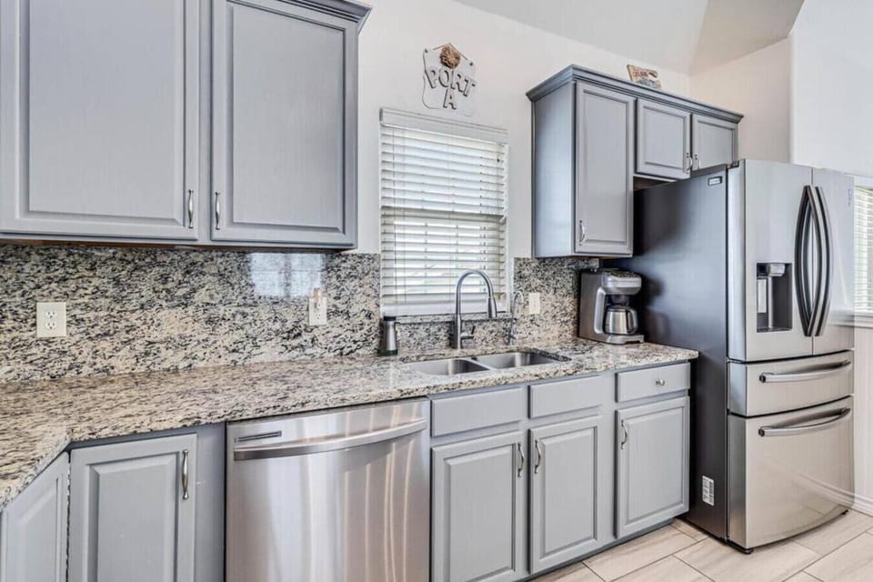 Fully stocked kitchen with plenty of room to cook & connect
