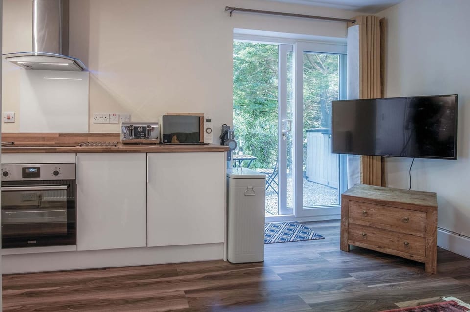 Croft Court - 1 Bedroom Apartment - Tenby (21487)