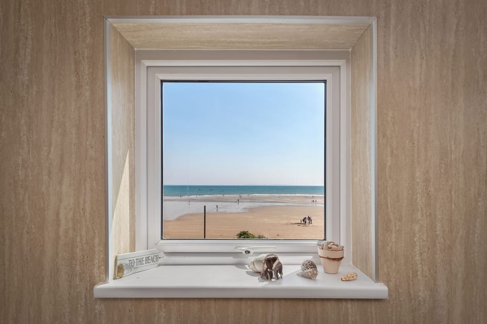 Saundersfoot property, direct beach access