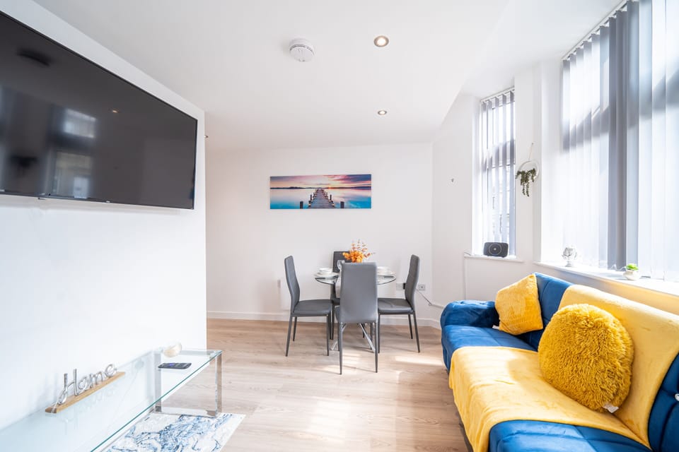 Living Room / Lounge