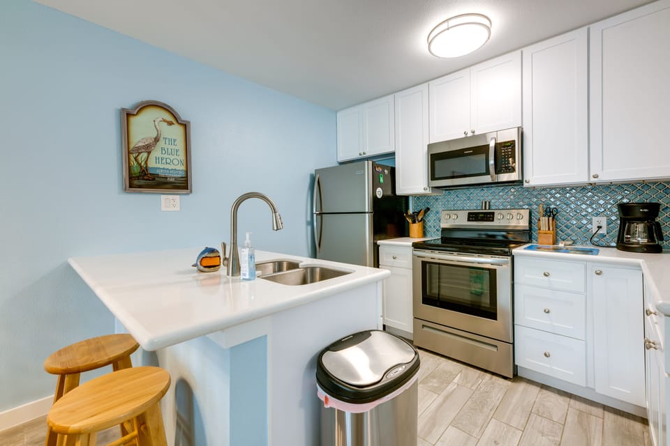 Kitchen | Main Level | Coffee Maker | Dishwasher