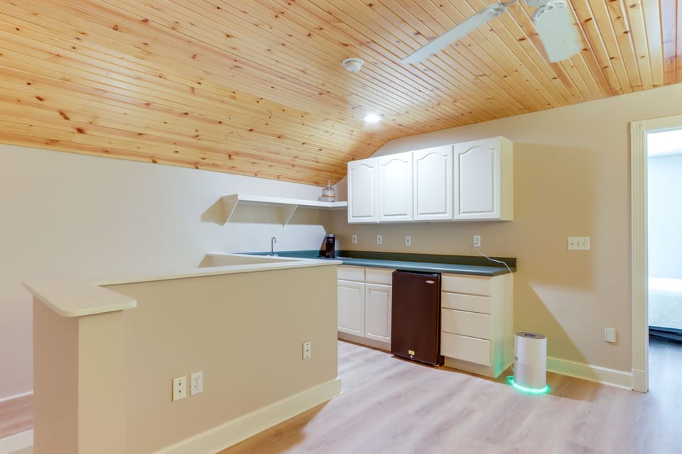 Kitchenette | Main Level