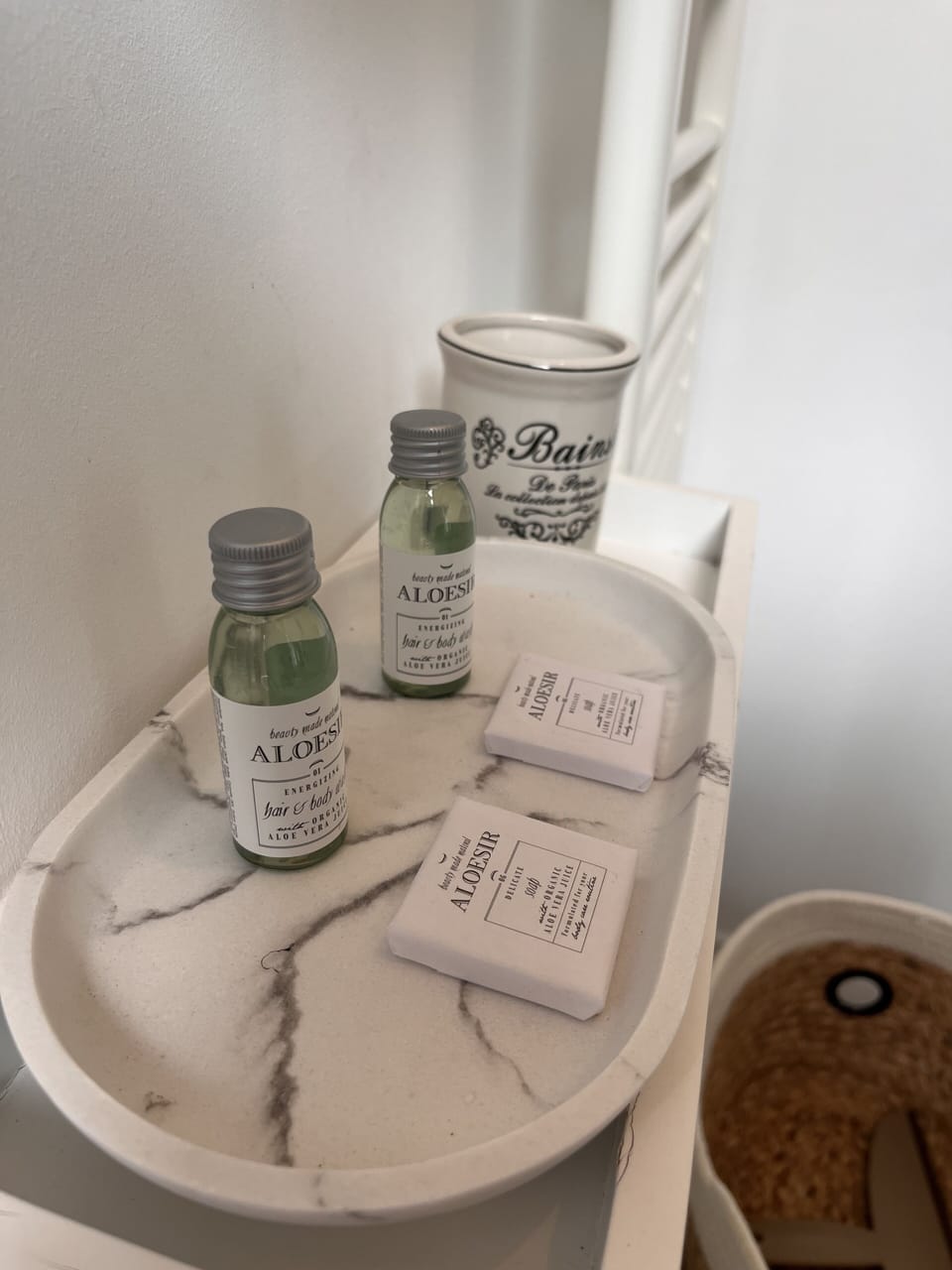 Bathroom amenities