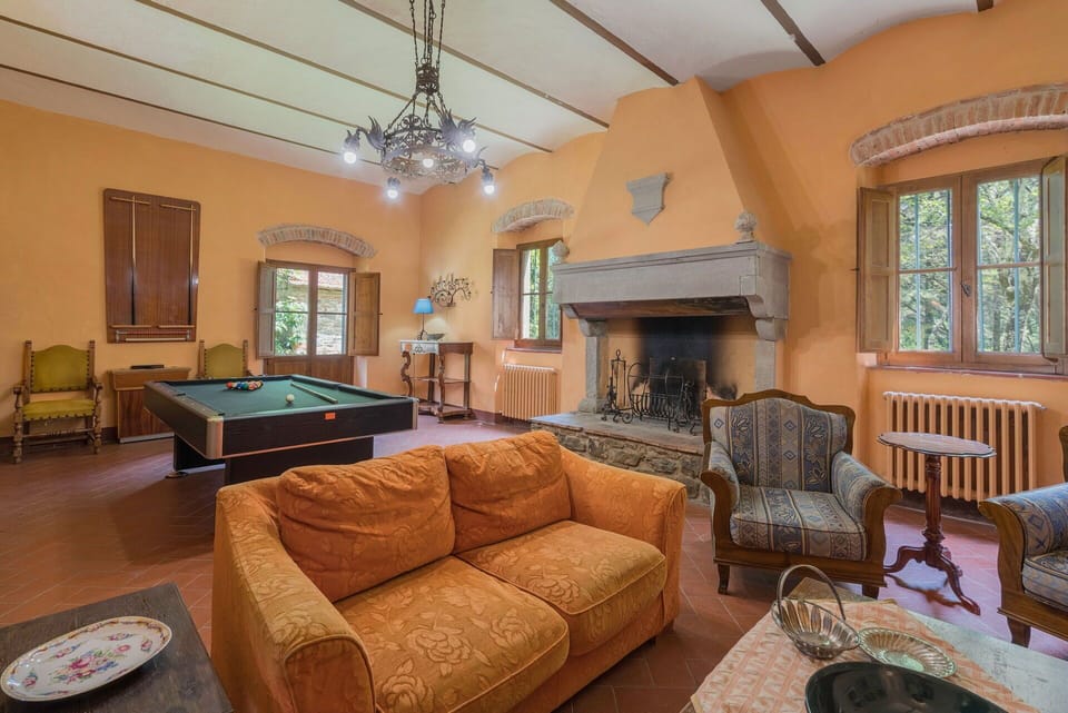 Activities, Amenities, Autumn, Living Room, Room Detail, Spring, Summer
