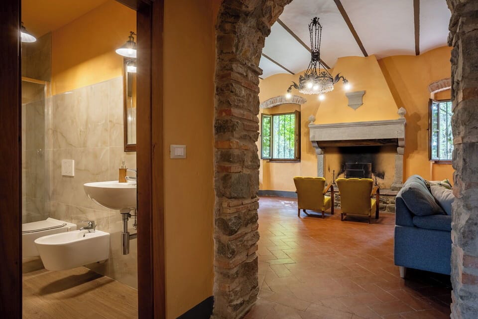 Autumn, Bathroom, Living Room, Spring, Summer
