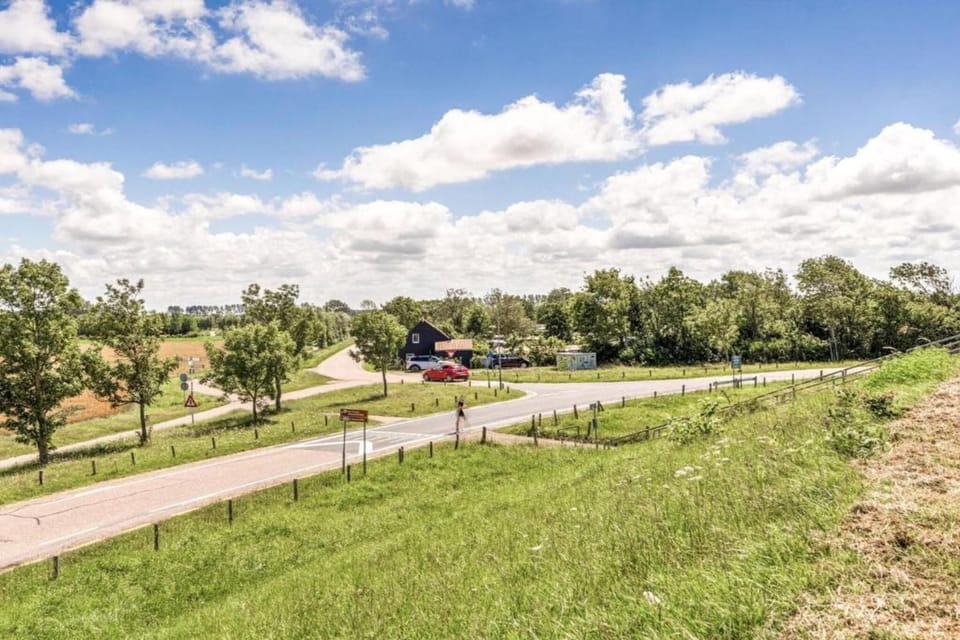 Region [summer] (>5 km)