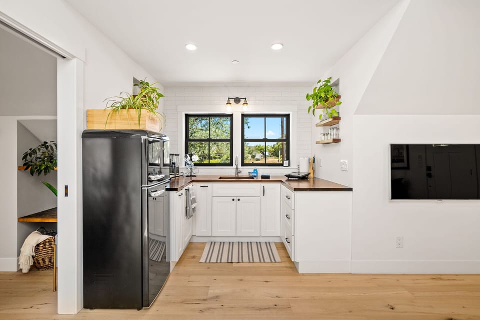 Kitchenette is very convenient, stay as long as you like!