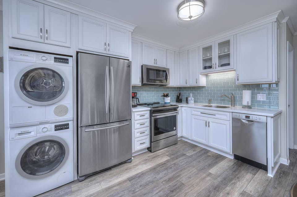 All modern appliances to make meal preparation a breeze.