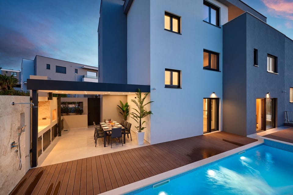 Exterior of the house-grill area+swimming pool