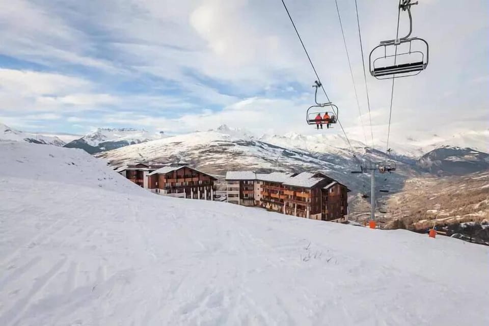 Snow and ski sports