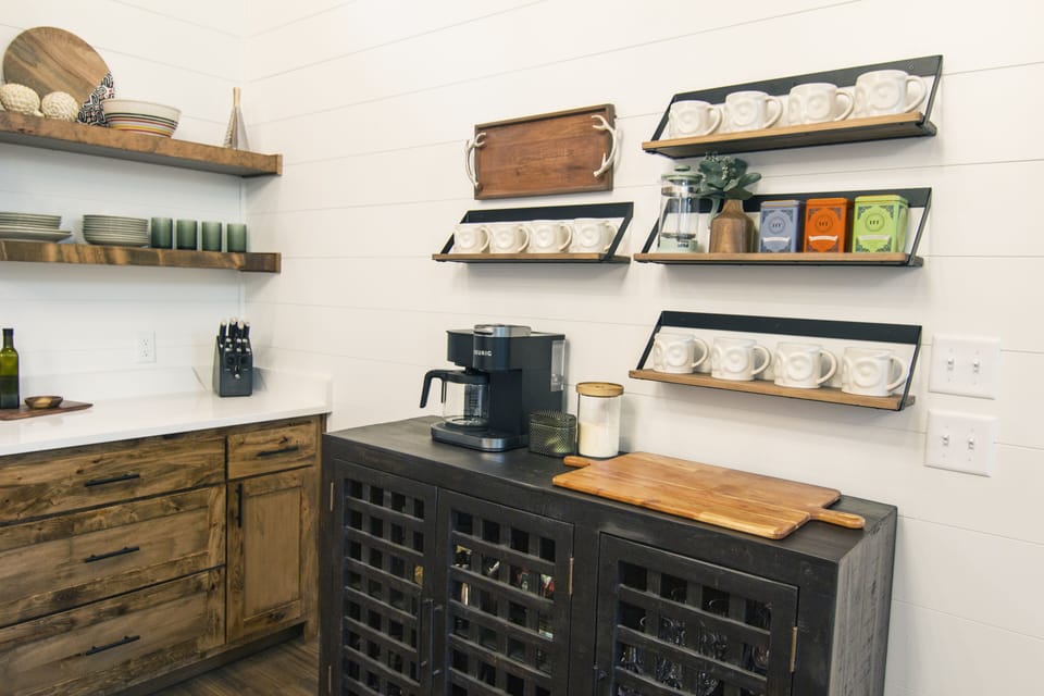 Coffee anyone? Keurig duo, kettle or french press - you pick! 