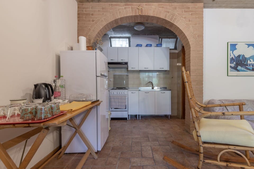 Cabinetry, Furniture, Property, Building, Table, Countertop, Wood, Kitchen Appliance, Interior Design, Kitchen