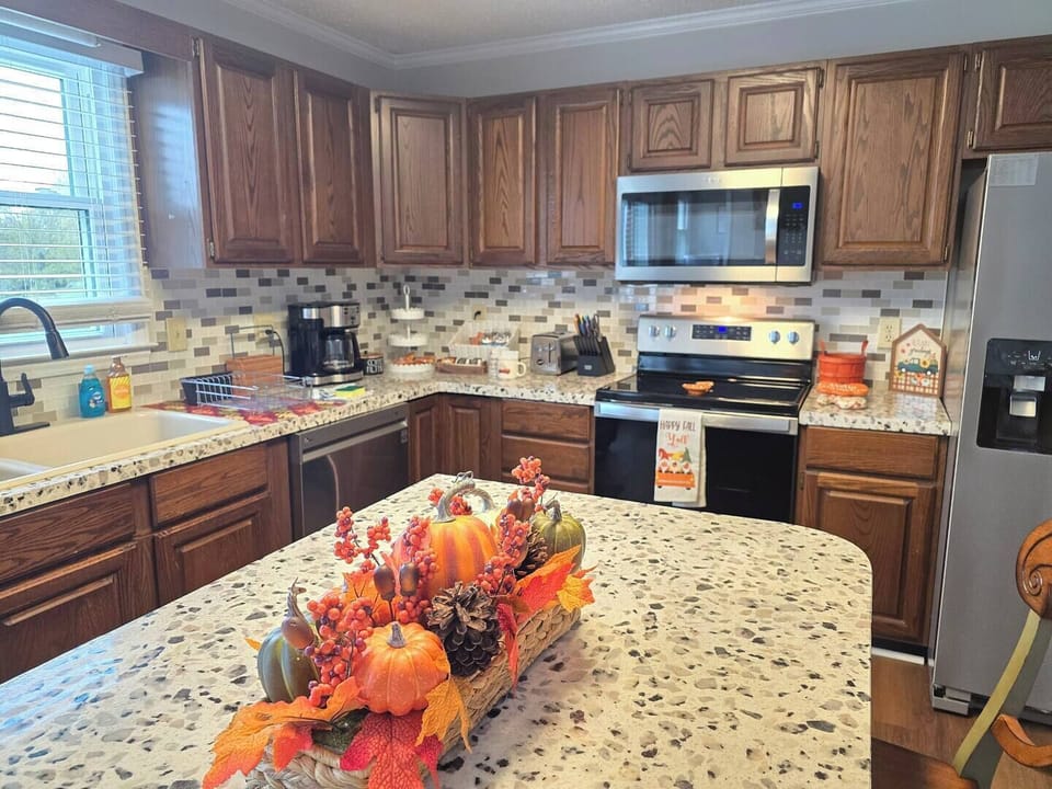 Spacious Kitchen Fully Equipped