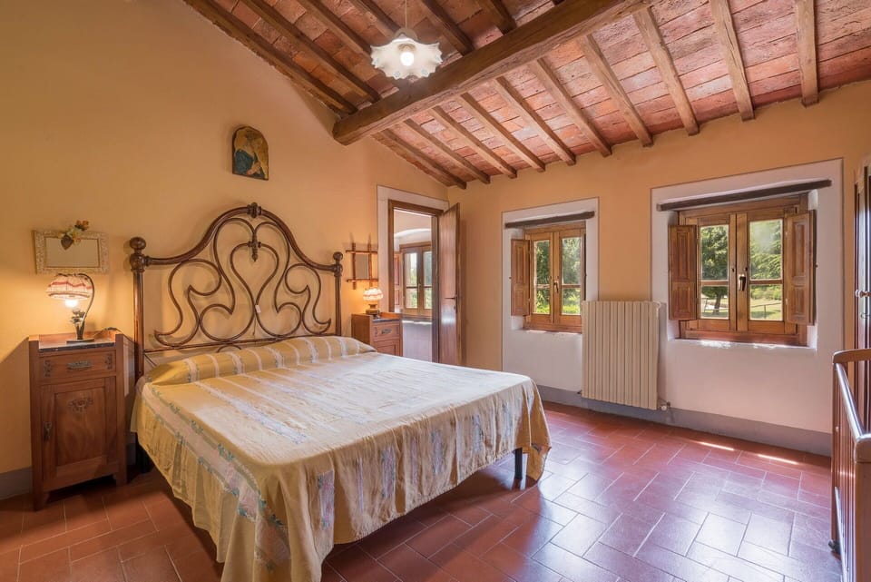 Amenities, Autumn, Bedroom, Room Detail, Spring, Summer