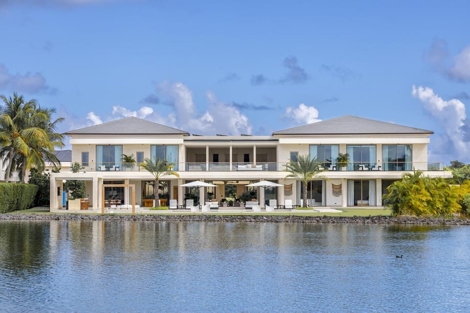 Solara – Lakefront Luxury with Gym, Sauna & Sunset (7671)