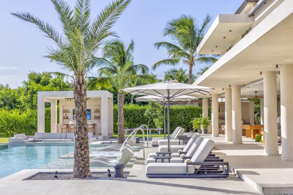Solara – Lakefront Luxury with Gym, Sauna & Sunset (7669)