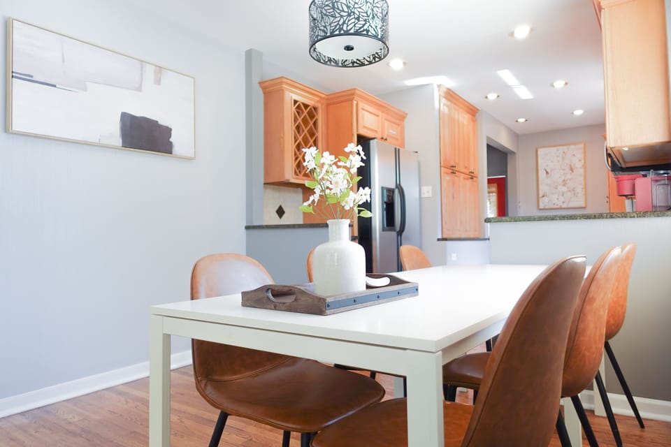 1st Kitchen: Dinning Area