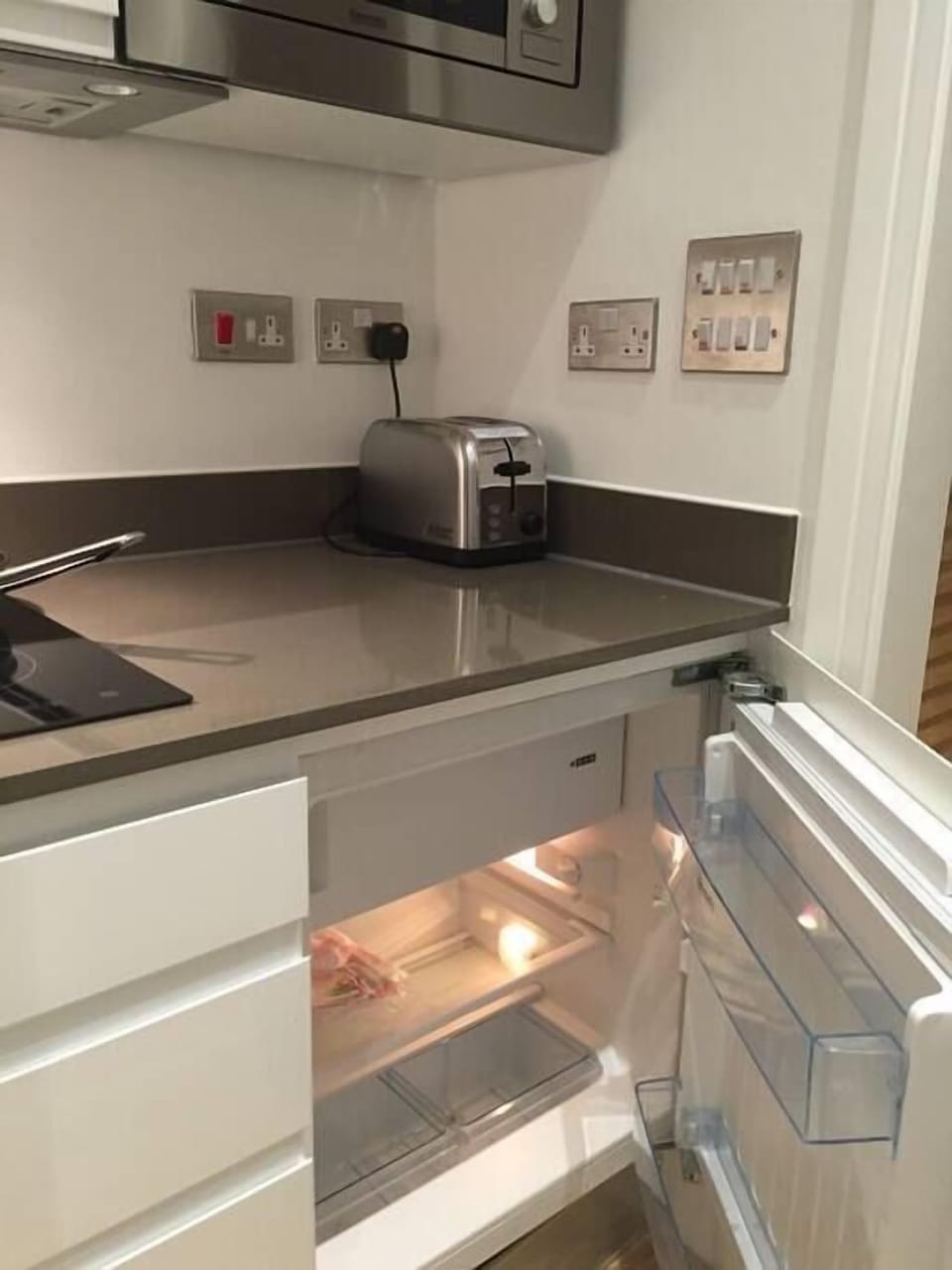 kitchenette 