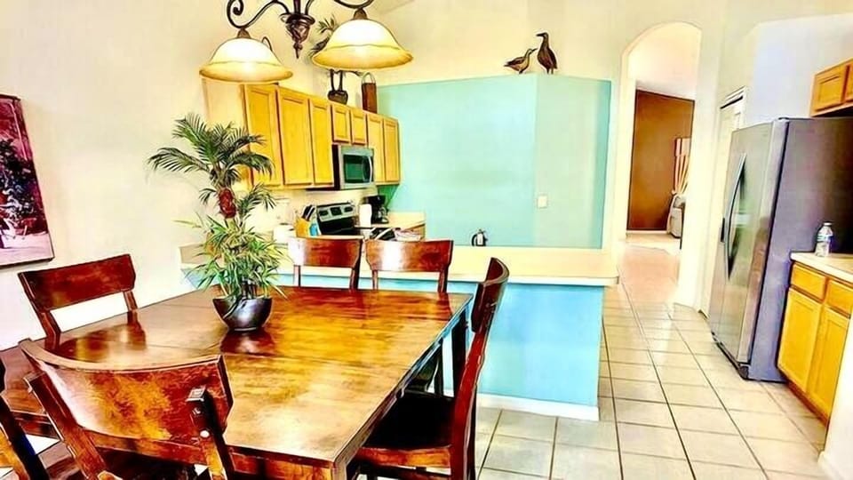 Breakfast table within the kitchen area