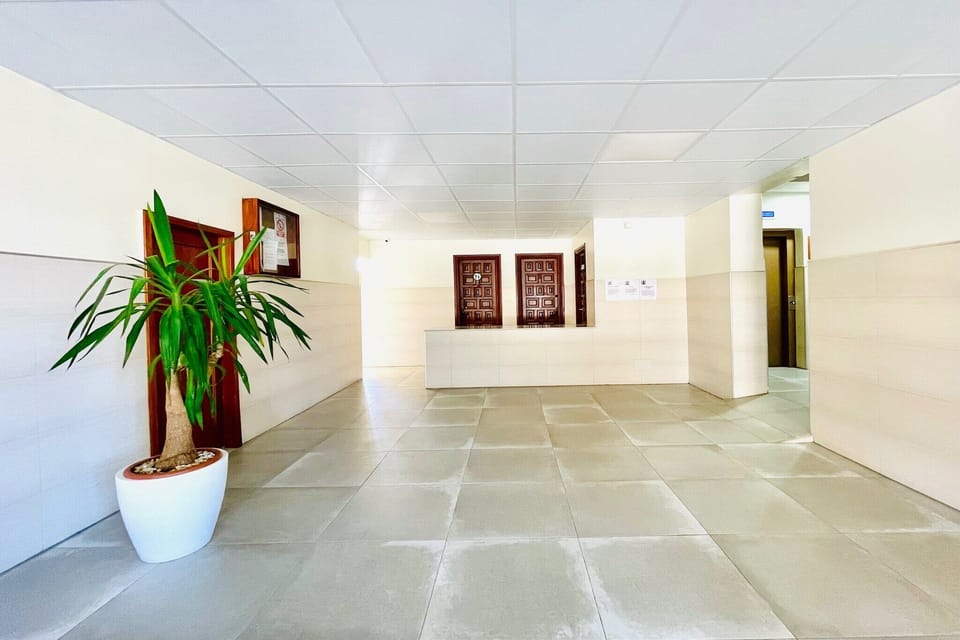 Entrance / Reception