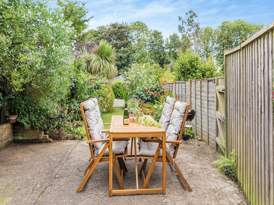 Sitting-out-area | Mrs Cracker&rsquo;s Cottage, Lund, near Driffield