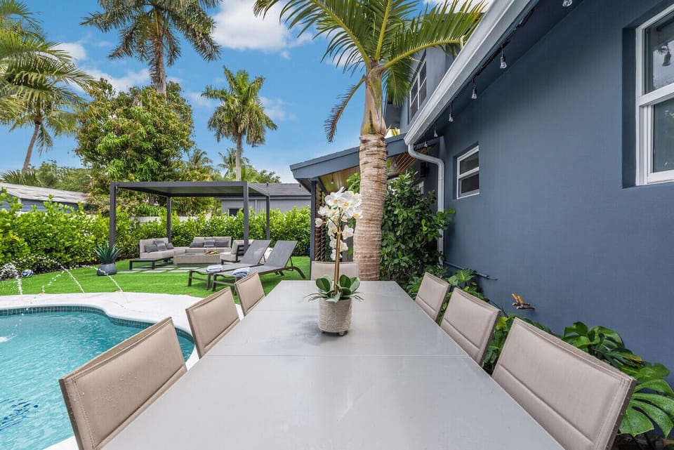 Outdoor Seating For up to 12 (8 at main house table, 4 at guest house table )