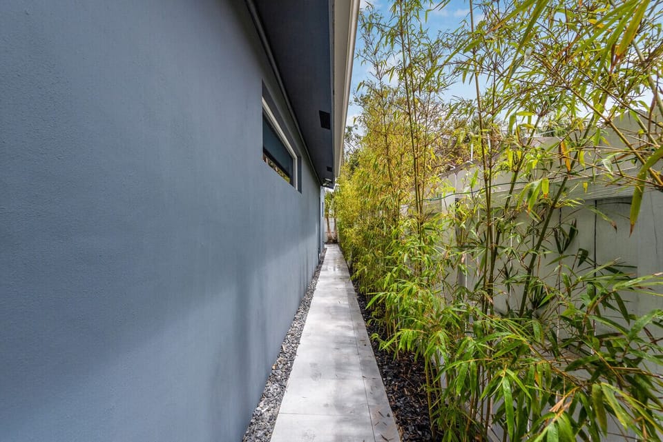 Guest House has it's own entry way from street and a separate driveway