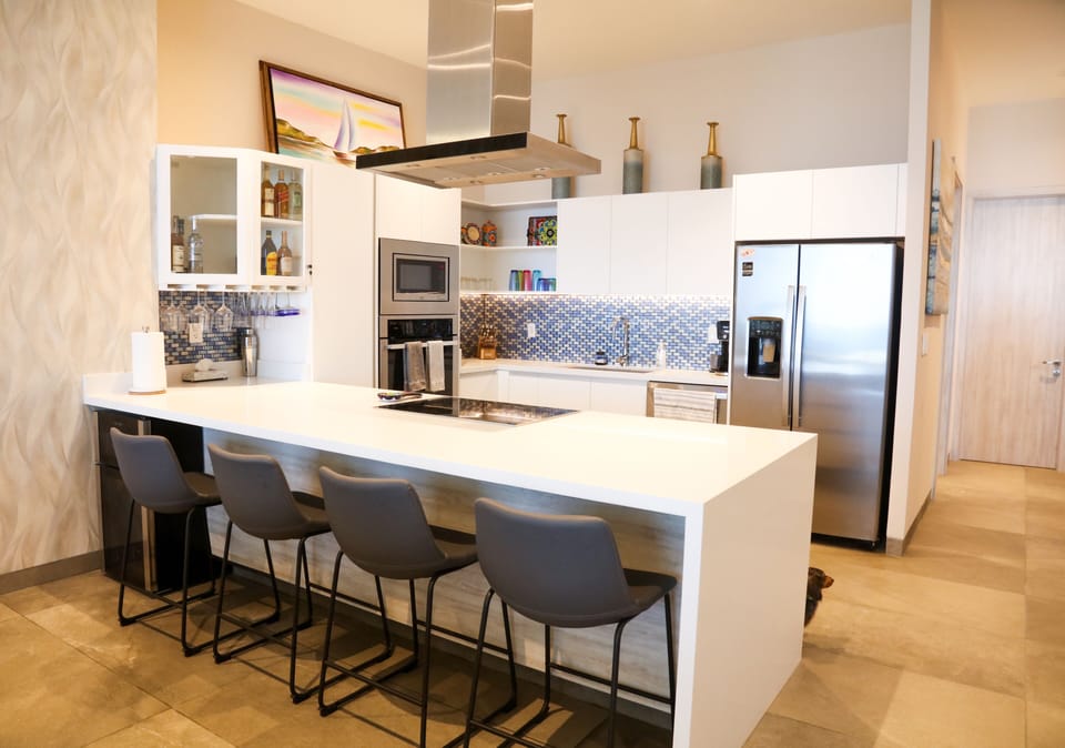 Kitchen with state of the art appliances, Wine fridge, and RO water