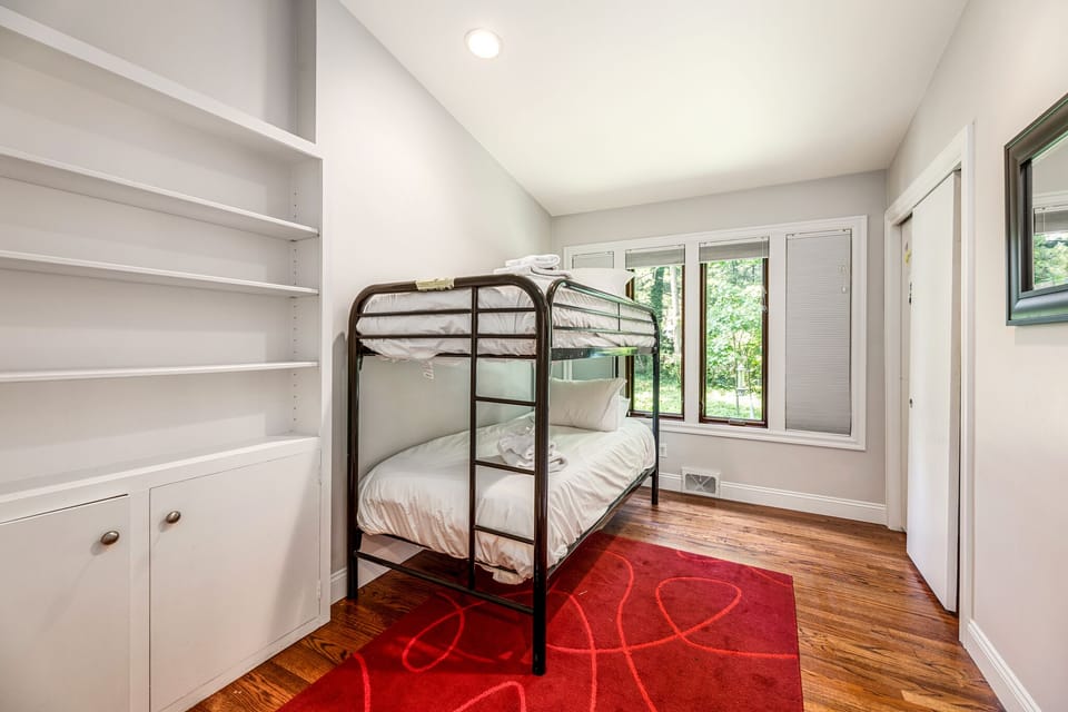 Maximize your space with a bunk bed that not only provides a comfortable sleeping arrangement but also offers ample storage for all your belongings. Embrace functionality without sacrificing style, creating a cozy and organized retreat. Welcome to a room where clever design meets practical storage solutions.