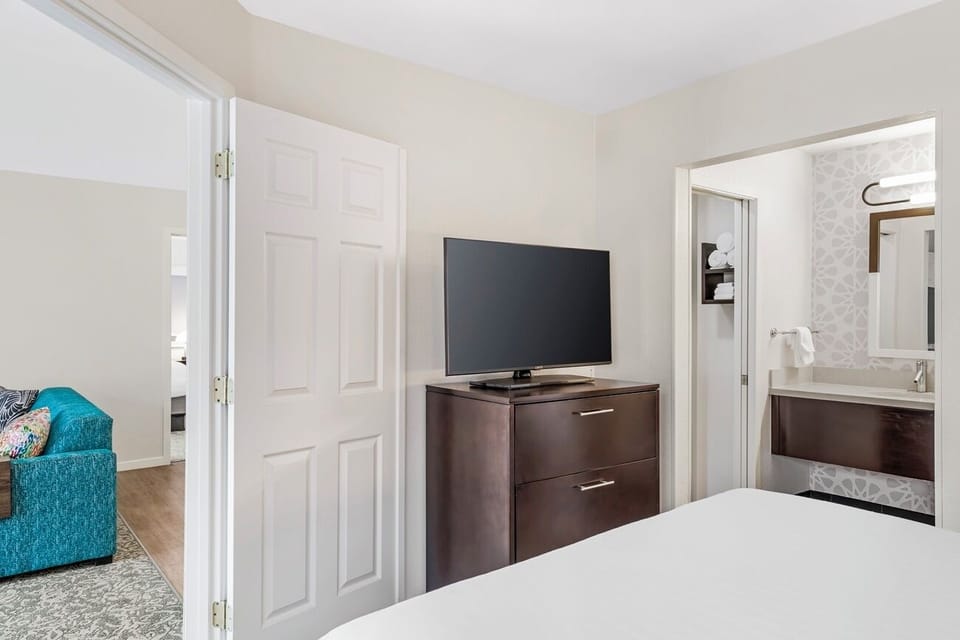 Settle in with easy bedroom-to-bath access and storage.