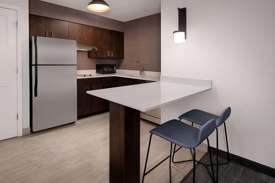 Start mornings with coffee and easy prep in the kitchenette.