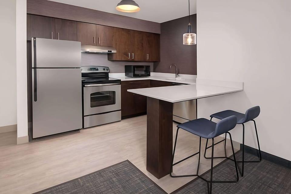 Cook with ease in a full kitchen and breakfast bar.