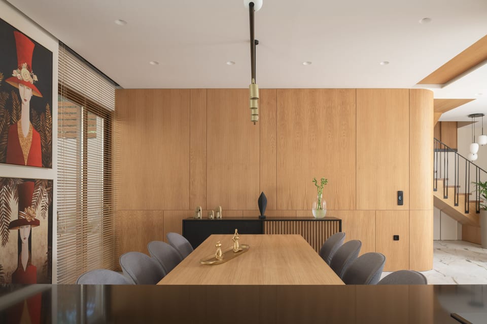 An aspect of the amazing kitchen and dinning area. 