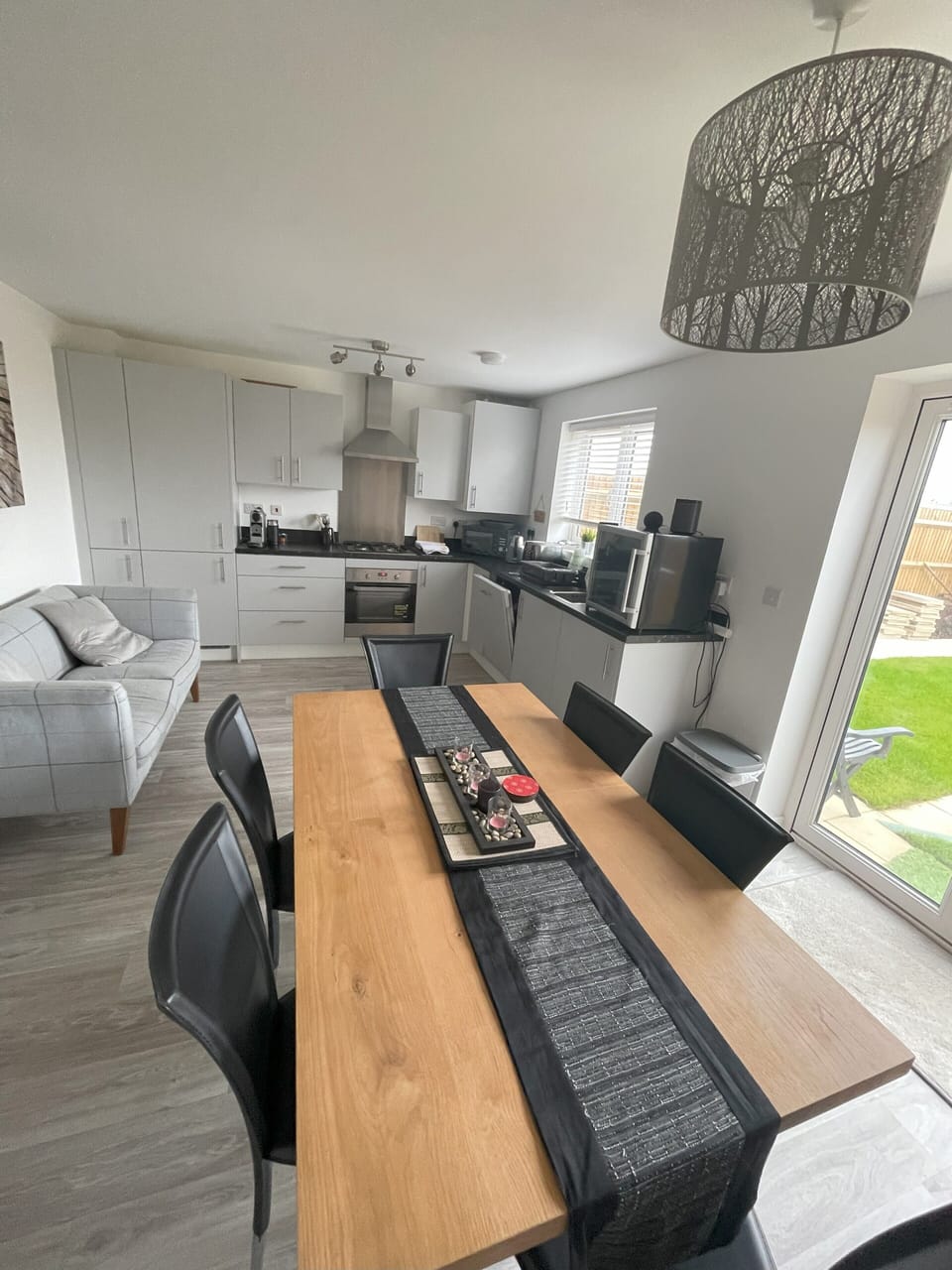 Kitchen dining room. 