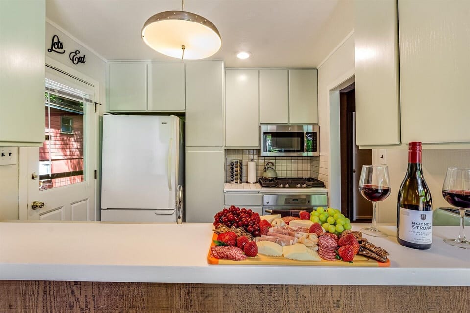 Kitchen Counter has plenty of space