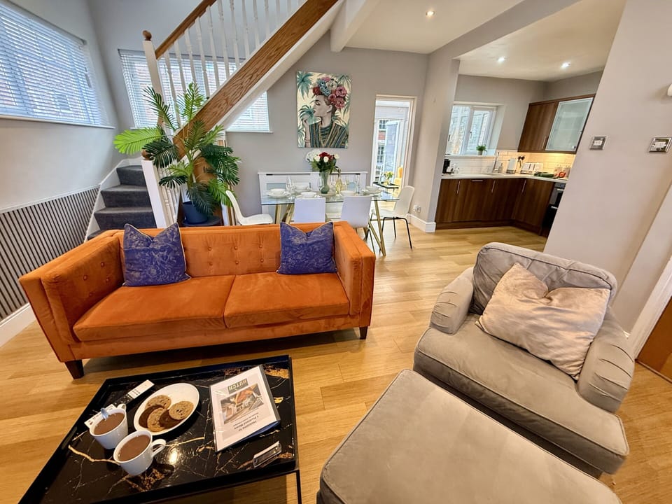 Book direct for 10% off at hutchlifestyleapartments.com