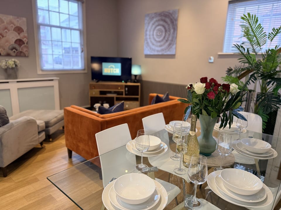 Book direct for 10% off at hutchlifestyleapartments.com