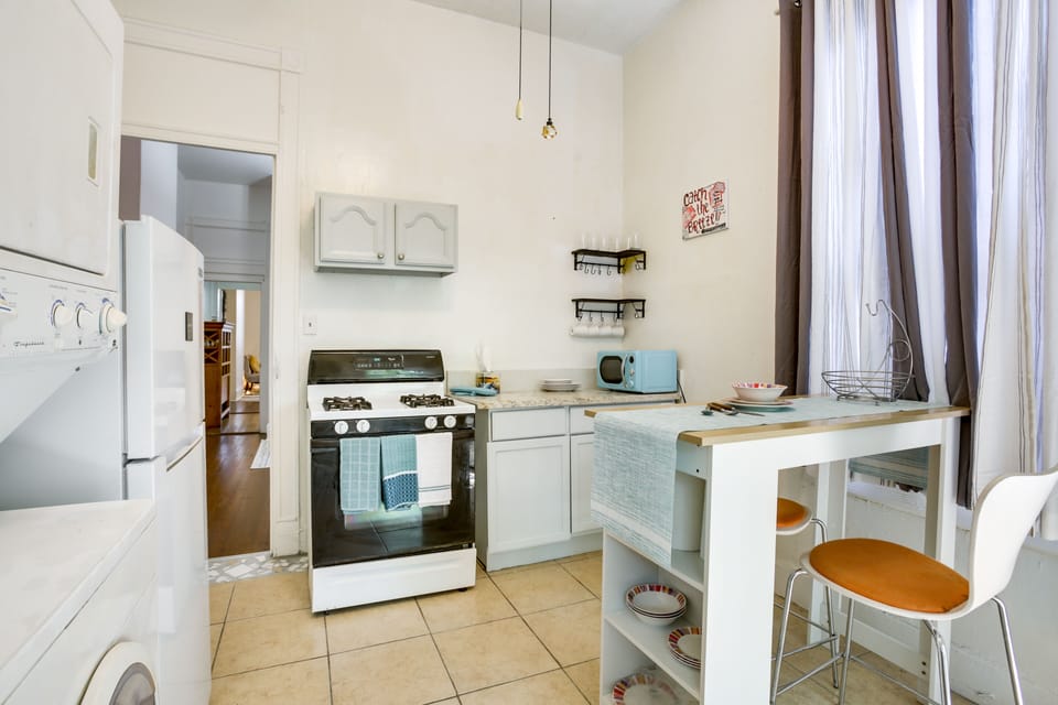 Kitchen | Drip Coffee Maker | Blender | Washer & Dryer