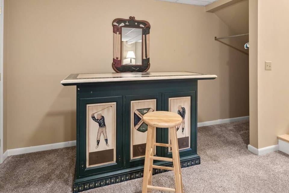 Townhome minutes to Main St, Pond & Mountain Views (162)