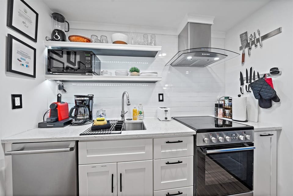 Channel your inner chef in our petite, well-stocked kitchen and cook your favorite comfort meal.