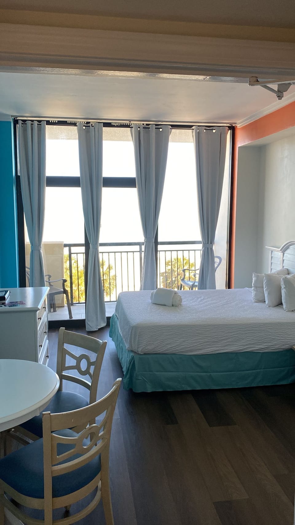 DIRECT OCEANFRONT 2BEDROOM SUITE FOR 6 or 7 people