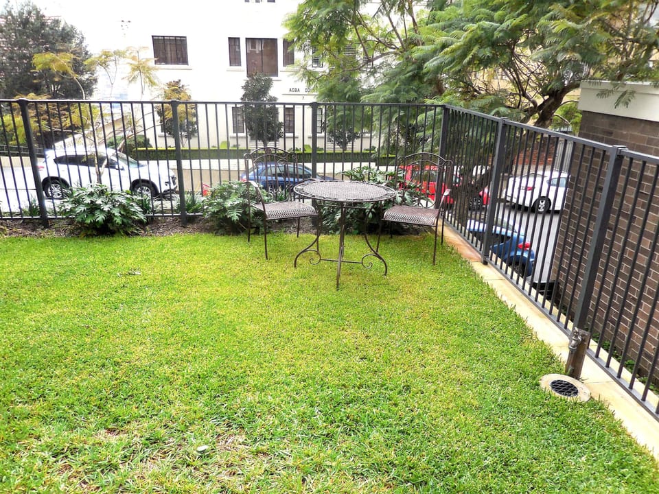 Garden for guest use outside the apartment (please note the pathway at the side of the garden and apartment also serves other apartments)