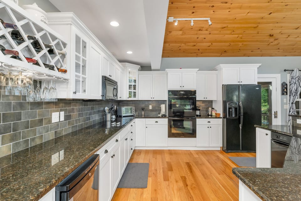 7 Acorn Dr022