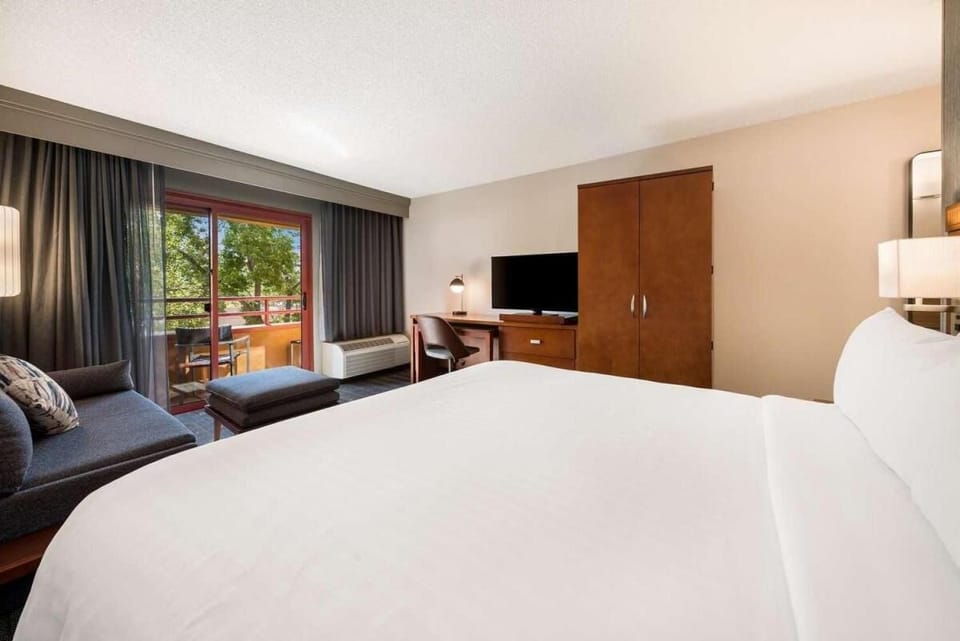 Unit with King bed