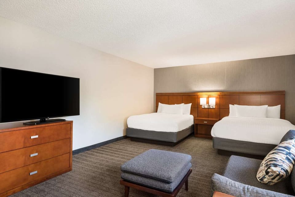 Settle in together with comfortable double beds and a relaxed vibe.