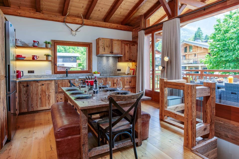 Dining kitchen