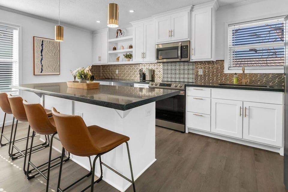 Kitchen/Dining area