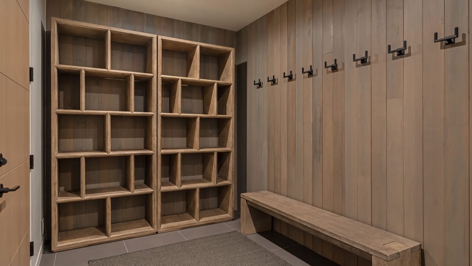 Mudroom, Lower Level